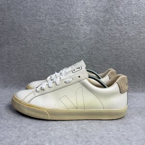 Veja Shoes Womens Size 10 White Leather Low Top Lace Up Casual Comfort Sneakers